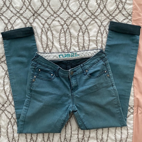 Stone Washed Skinny Jeans - Picture 4 of 6